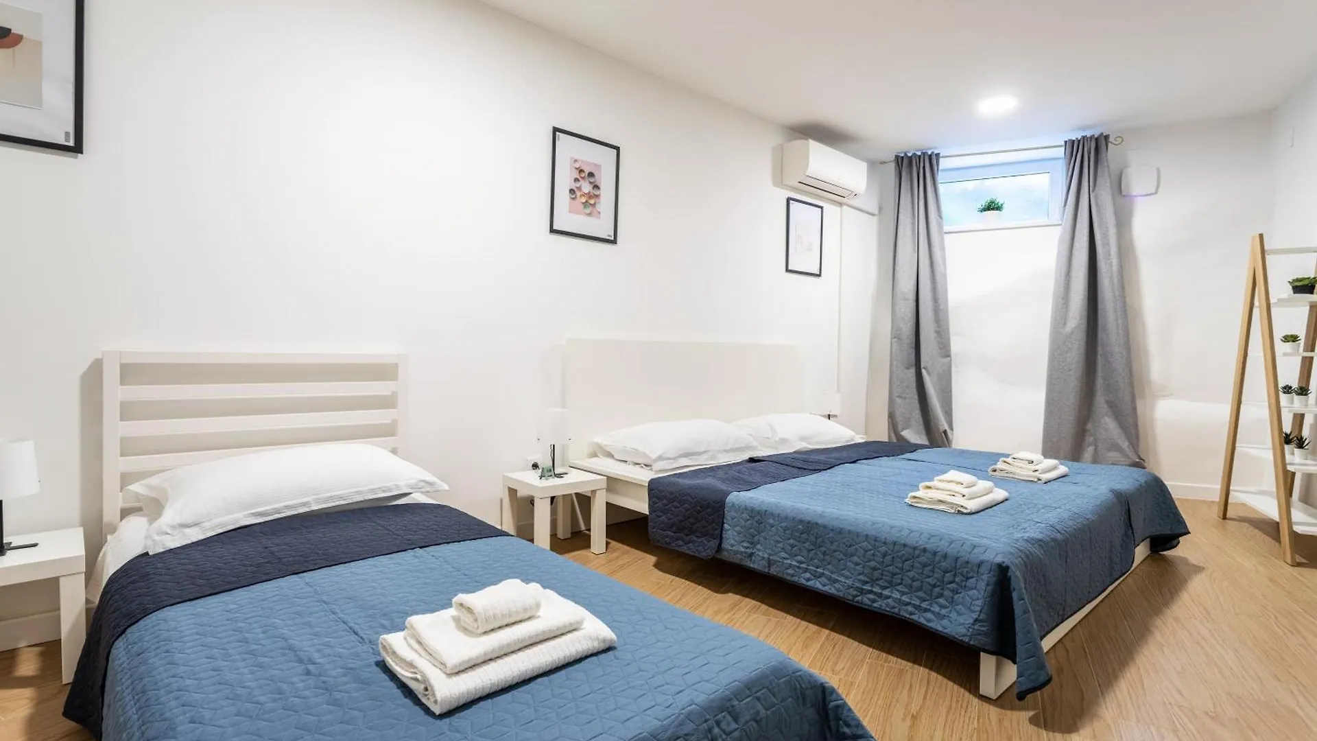 Zeus Downtown Apartment Split